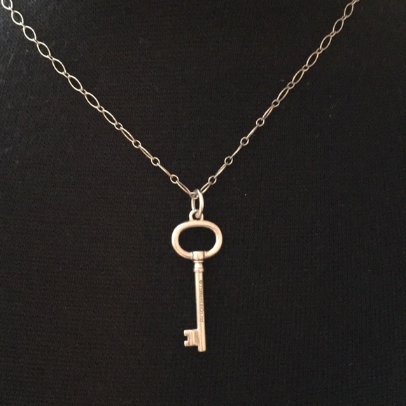 Tiffany & Co. authentic key necklace 💙 - Picture 2 of 6